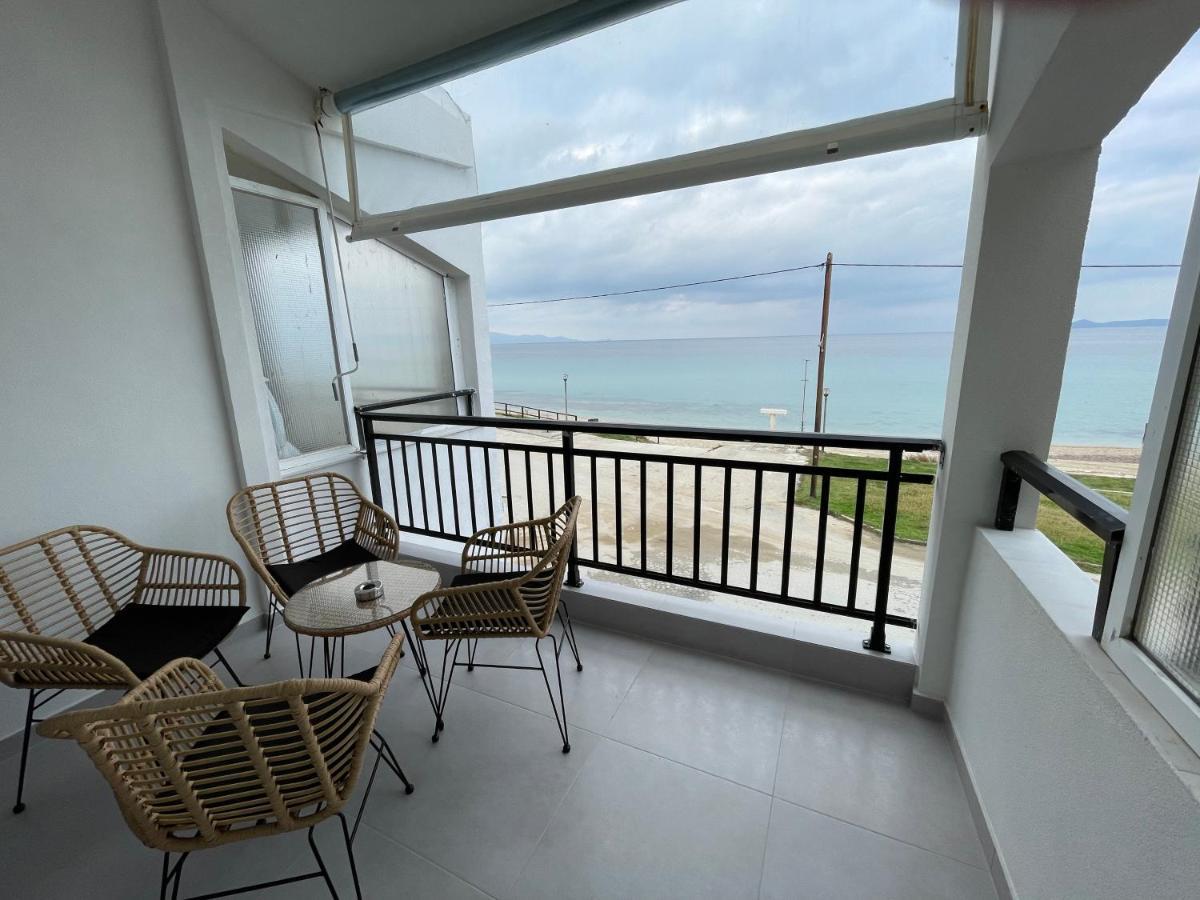 Sea View Loft Apartment Nea Roda Exterior photo
